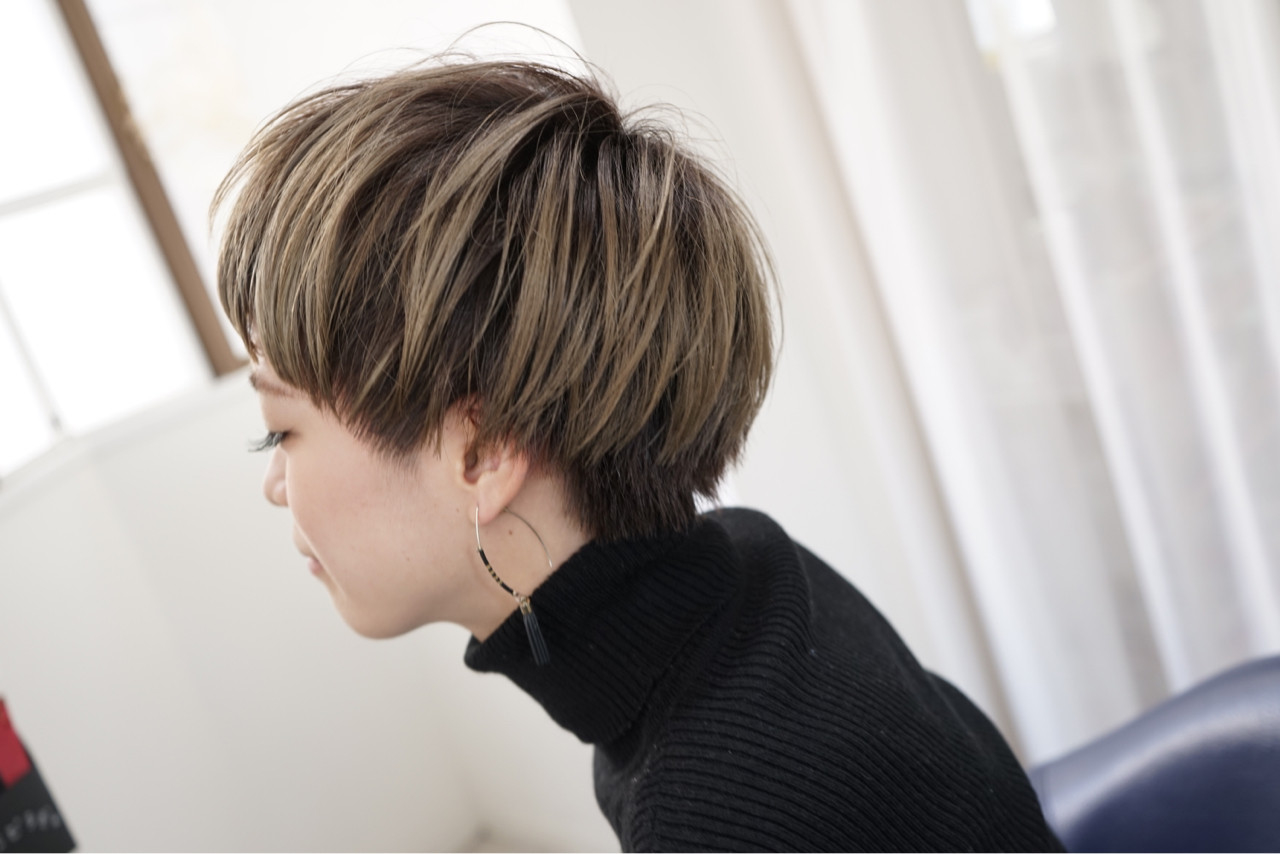 暗髪が重たいなんてナンセンス ハイライトmixで透明感を手にいれた い Mery
