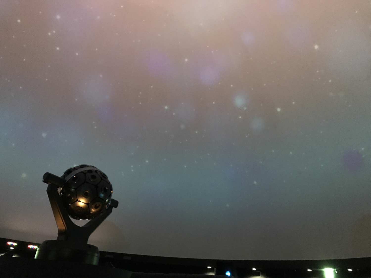 ④プラネタリウム