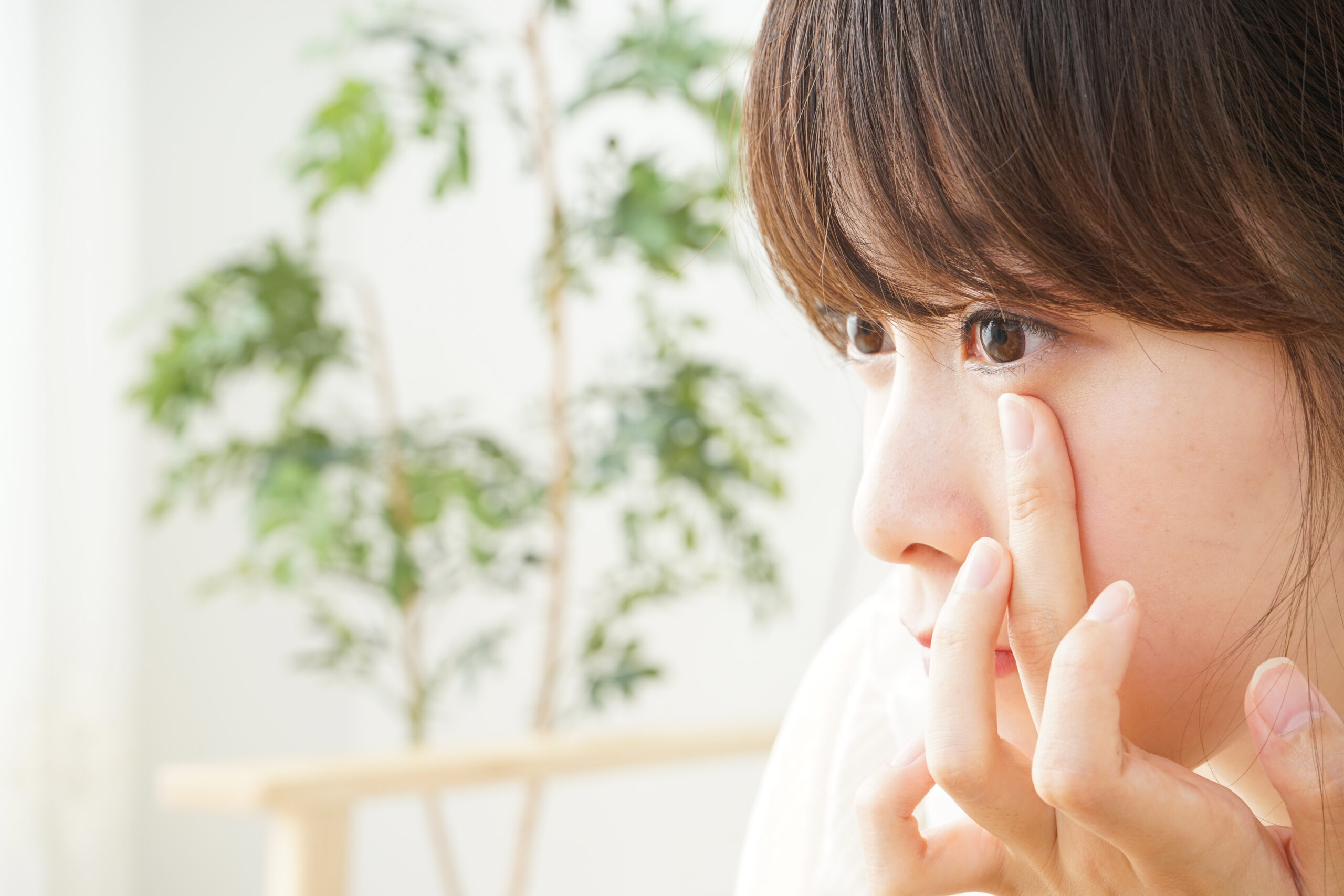 クマや毛穴にはファンデ＋◯◯をこっそり仕込む