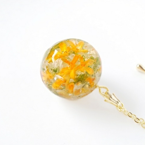 金木犀とユーフォルビアのお花のペンダント-natural flower pendant-