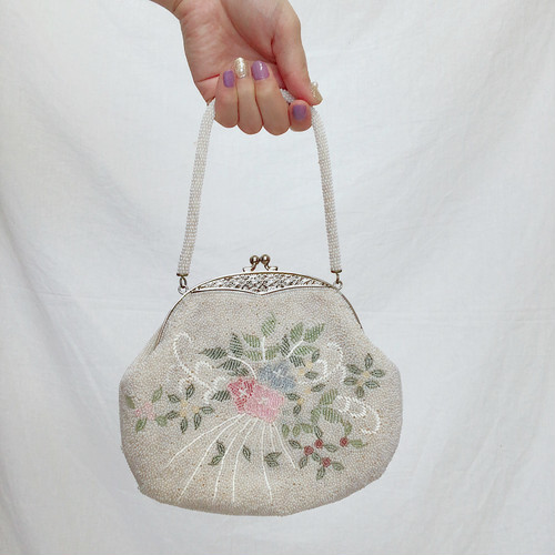 beads bag / flower motif