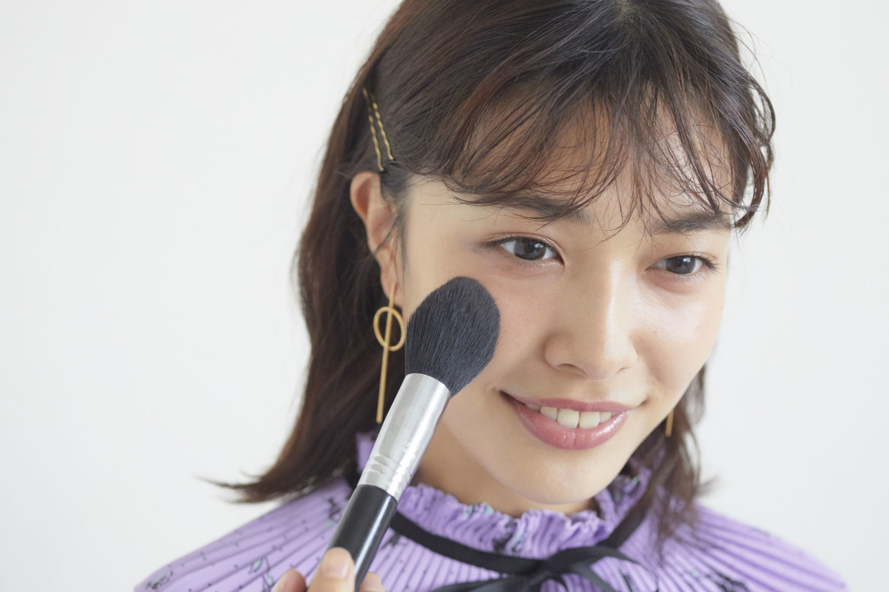 １：肌はこすらず、そっと触れるように