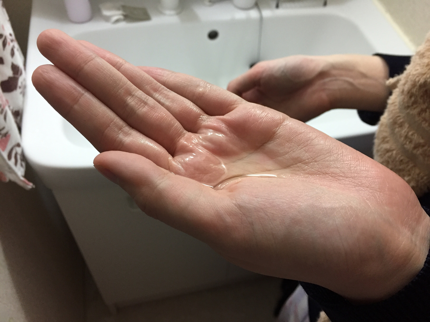 2. 【化粧水】は惜しみなくバシャバシャと