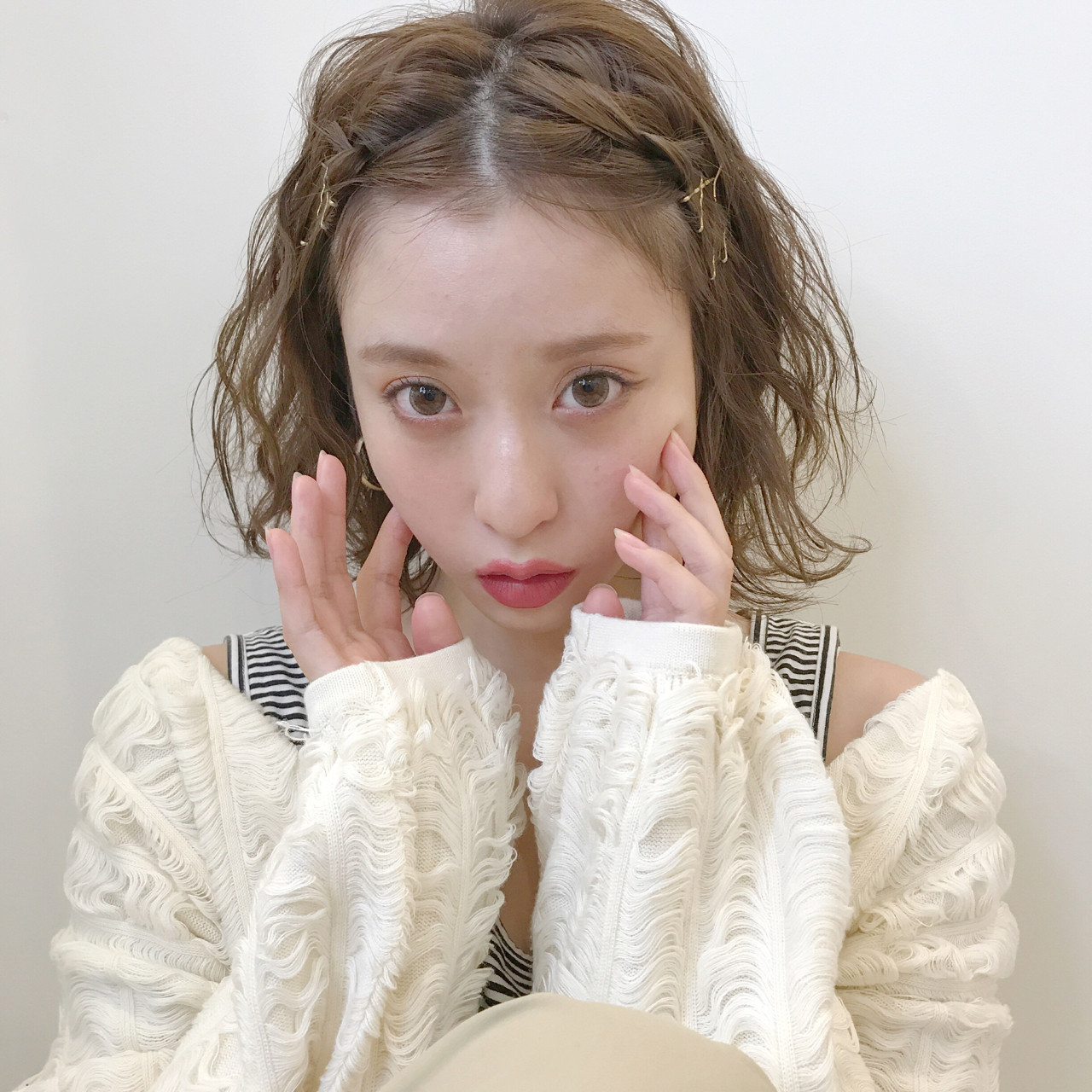 なんだかんだ女の子ウケが一番嬉しい 女子会にしていきたい簡単ヘアアレンジ Mery