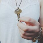 “いじられ”と“いじめ”の境目って？両者の視点から人間関係を築くヒントを探ろう