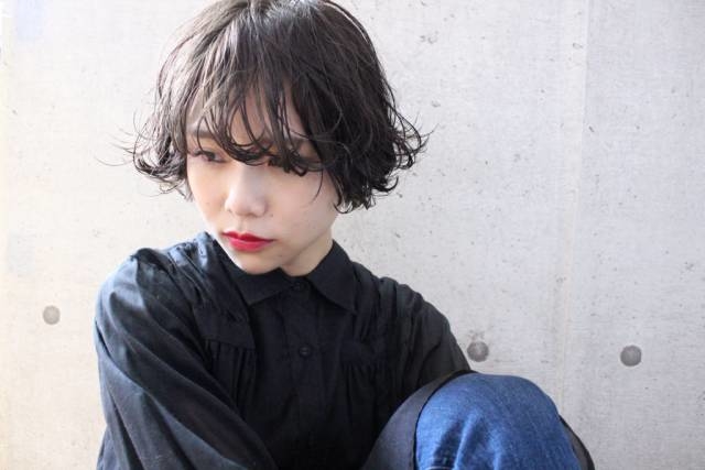 面長さんは前髪アリのチークラインカット