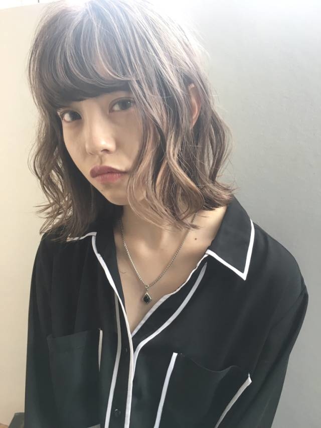 アッシュグレー