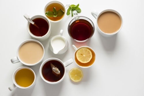 ケーキを食べる場合は、紅茶をセットで