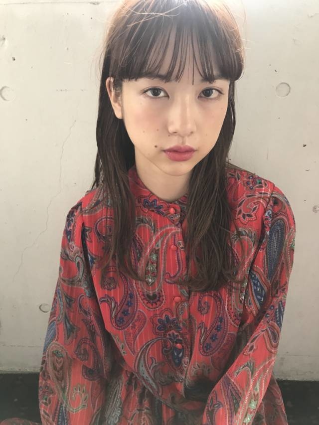 14)クラシカルなくせっ毛カール×ぱっつん前髪