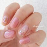 ちゅるんと可愛いクリアネイル。指先から透明感バッチリなデザイン16選