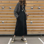 カジュアル可愛いスカート×スニーカー。王道の組み合わせも、季節ごとに差をつけよっ