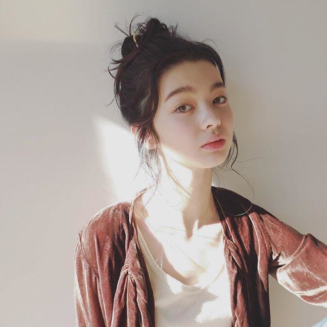髪はアップにするのが◎