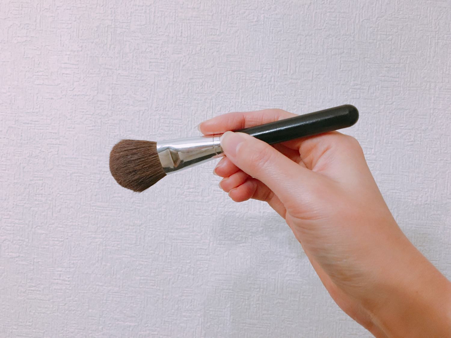 ファンデーションブラシでプロ級仕上がり肌に!