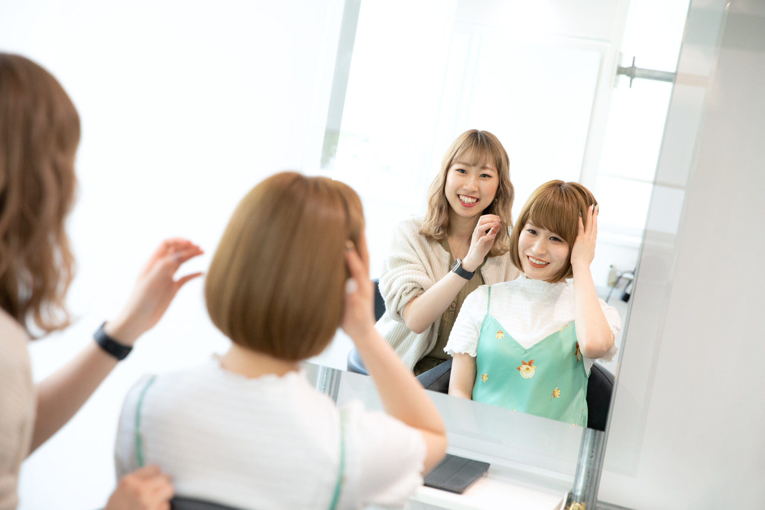 「初めまして〜！って感じもしないですね！」