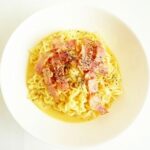 インスタントラーメンで　カルボナーラ風