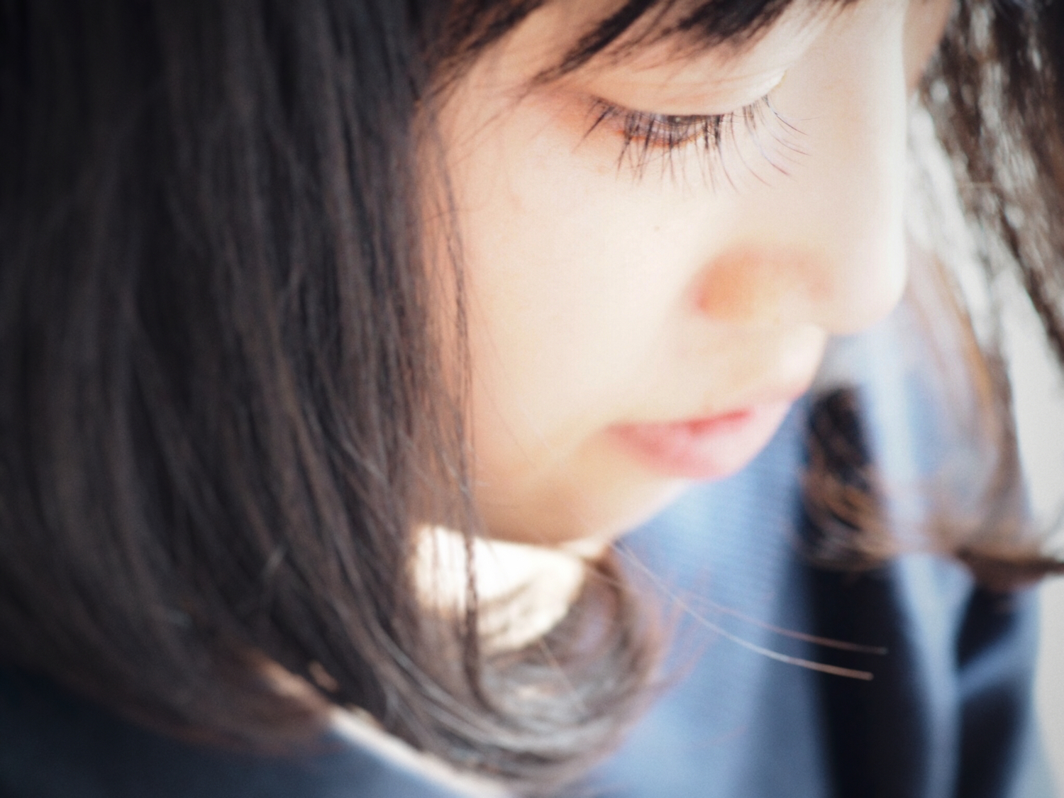 まつ毛が上向きな彼女に憧れて…