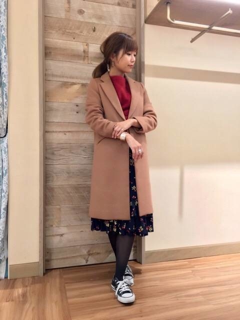 |タイツを合わせた女っぽコーデにプラス