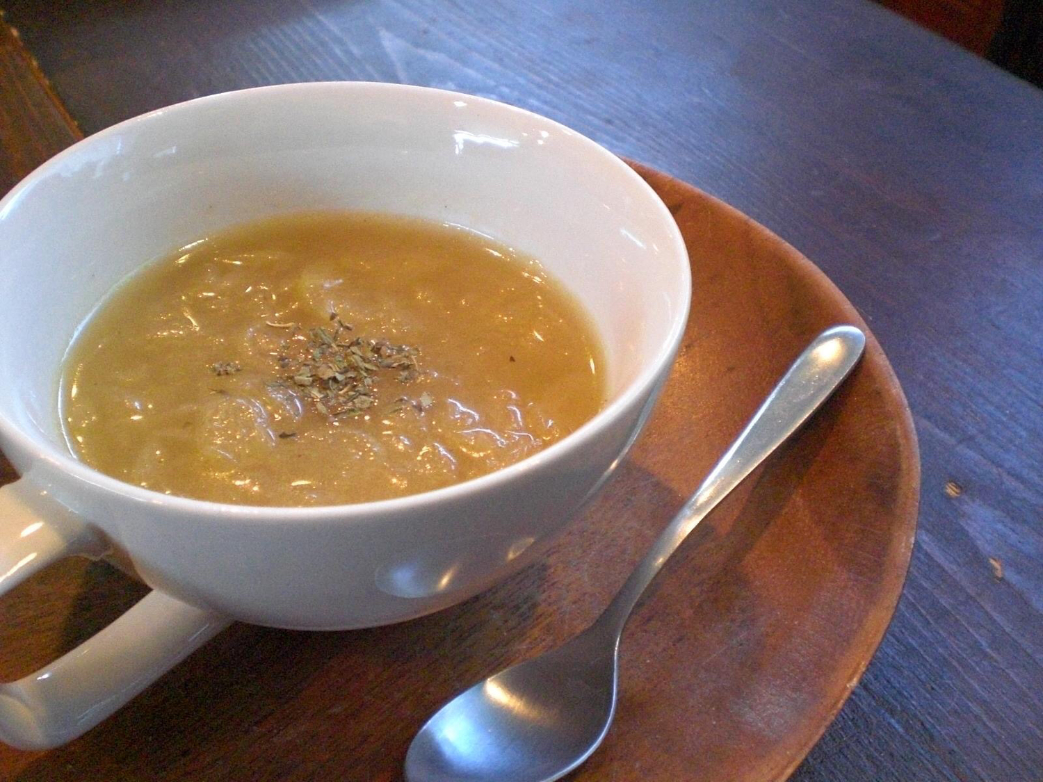 温かくて食べごたえのあるスープを