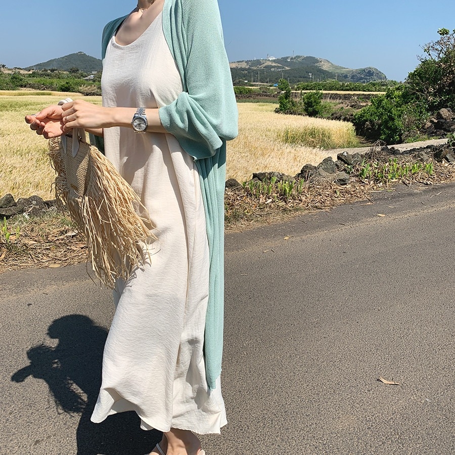 ロングカーディガンなら露出をカバーしやすい