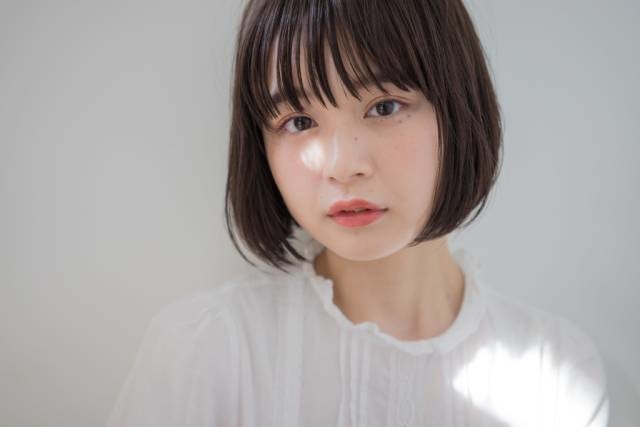 束感のあるぱっつんバングでキュートに