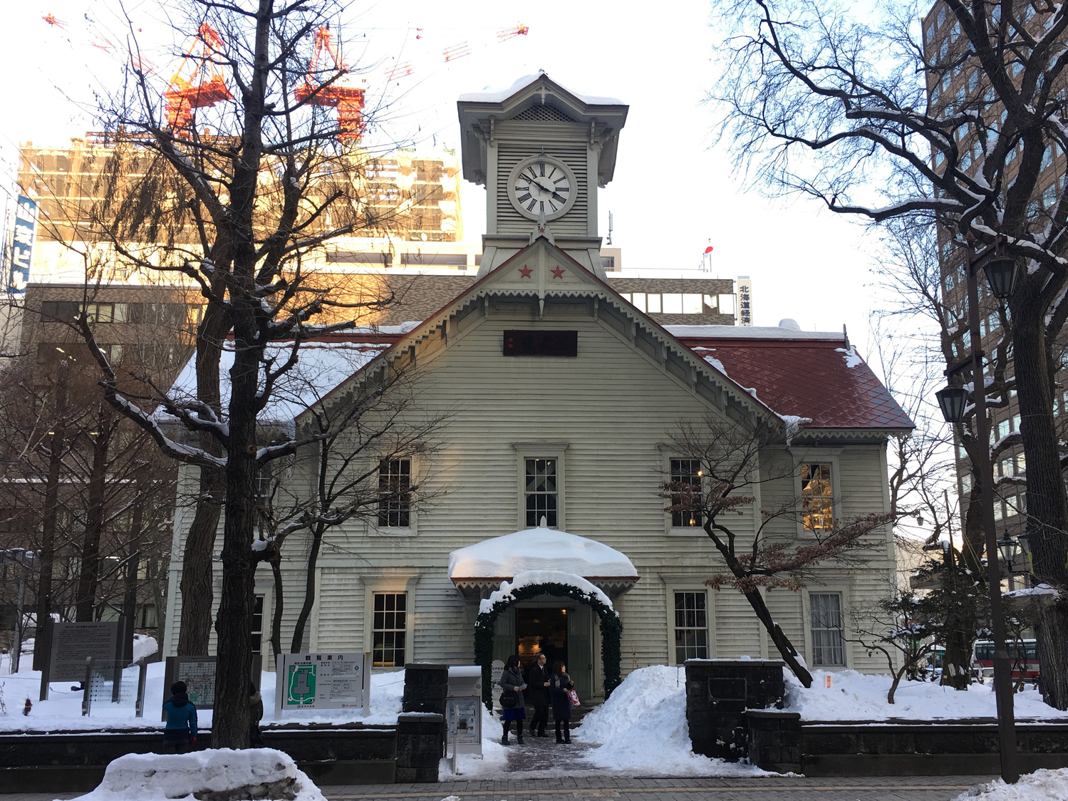 札幌で「キレイな手だね」を狙うネイル?