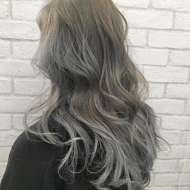 透明感とツヤならブルージュのヘアカラーにお任せ 明るめ 暗め別の見本帳 Mery