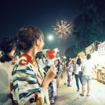夏のイベントに付き物、人混み。うんざり気分とうま〜く付き合える女の子に