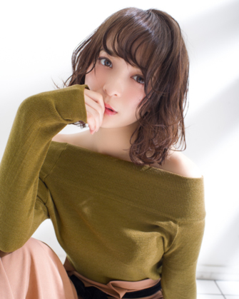 ダークブラウンの揺れ感ショートボブ