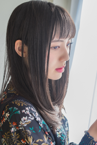 ダークブラウンのストレートロング