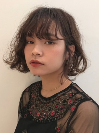 ふわふわヘアはあえて暗髪で