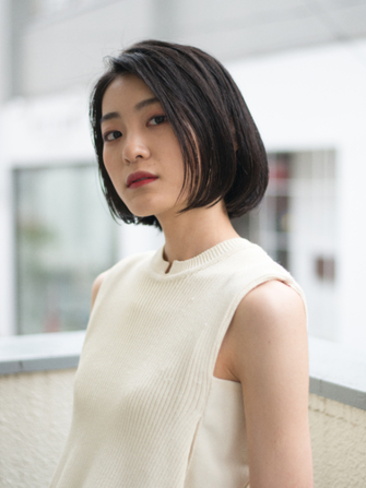 ハンサムLadyは暗髪でシンプルなワンレンに