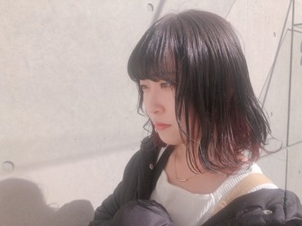 ピンクのインナーカラーでイマドキ感