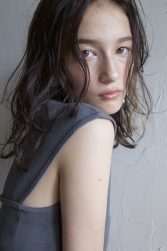 ヘアセットを工夫してあか抜けて