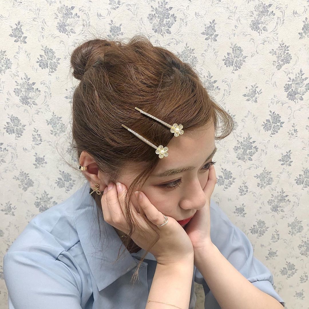 お花のついたヘアピンでcuteに