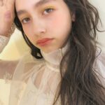 柔らかく透明感もあって。令和最初の2019SSは、‘シアーカラー’で
