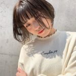 「どうせ前髪で隠れる」と油断したのも束の間。強風も怖くない‘美おでこ’の作り方