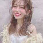 服をミルクティーで染めたなら、髪も染めちゃお♡ブリーチ回数別王道ヘアカラー