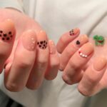 流行は指先にも取り入れるのダッ！つぶつぶ感がキュートな『#タピオカネイル』図鑑