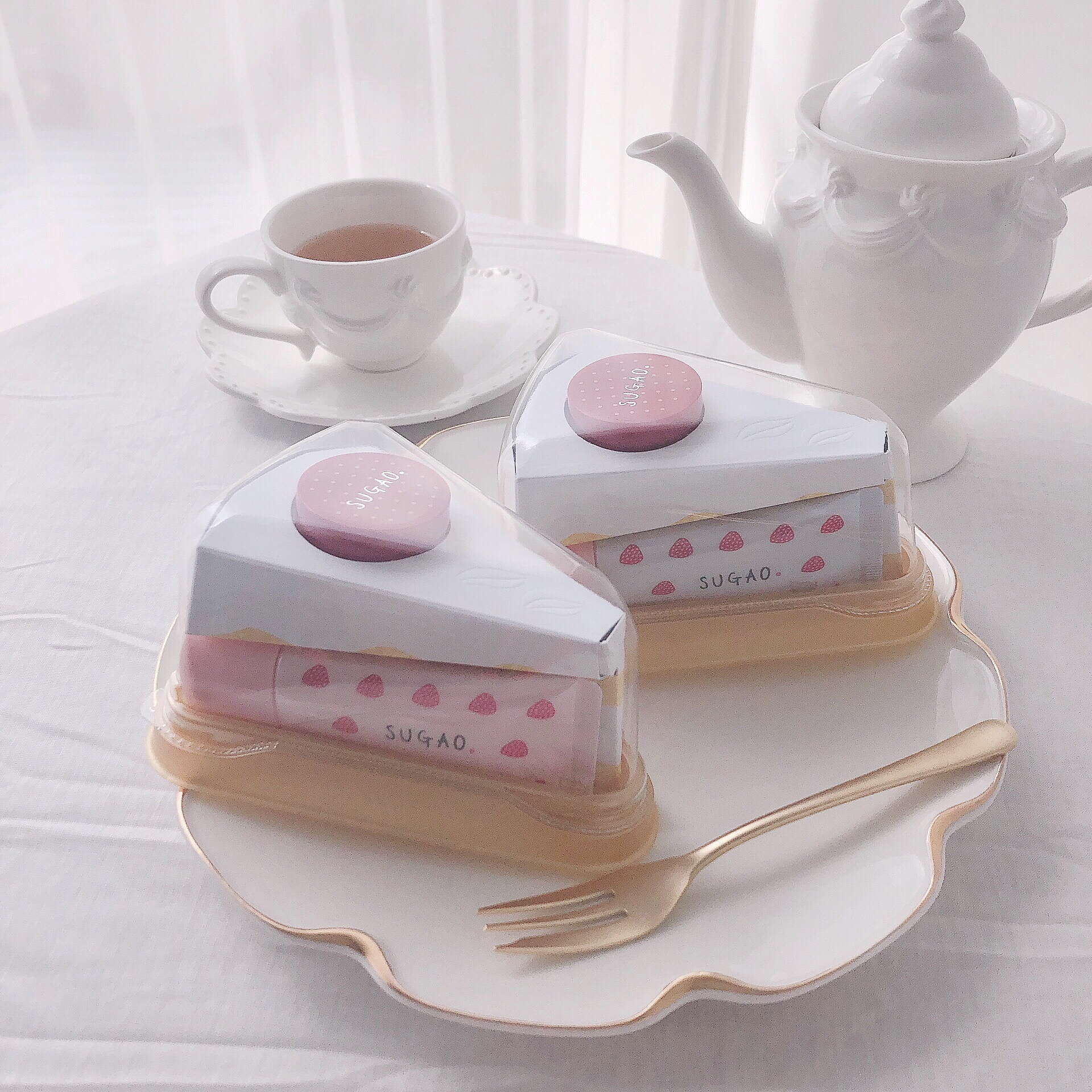 かわいすぎるショートケーキセットも
