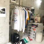 古着が並んでいる店内