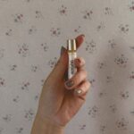 会った時にふわっと香ってほしいから。彼に会うまでの数秒でつけられる香り特集