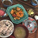 色彩豊かなパレットのよう。よりどりみどりな一口を、全国11軒のおばんざいカフェ