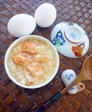 炊飯器で簡単！だけど本格！鮭と卵のお粥