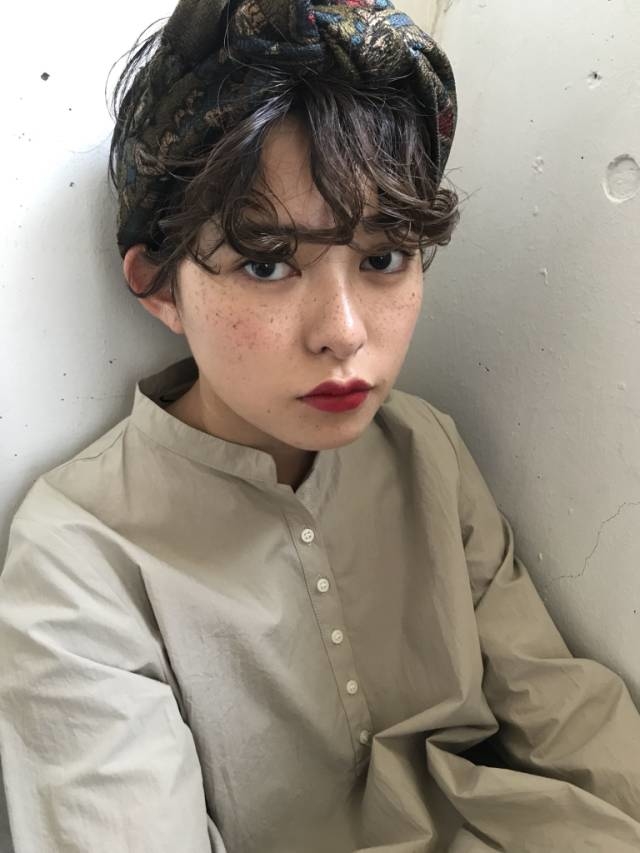 ヘアアレンジ|スカーフを使って