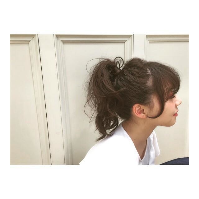 髪をまとめて思いっきりすすって