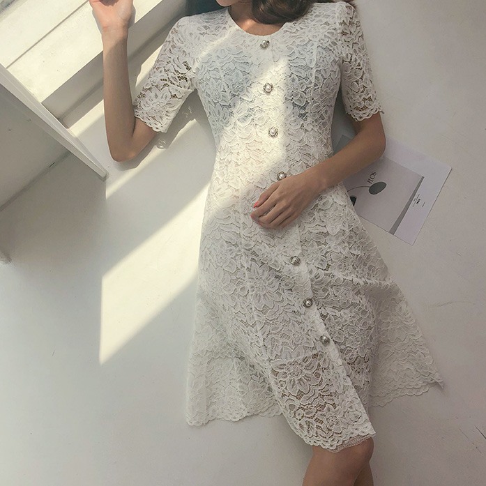 女性らしさUP→レース
