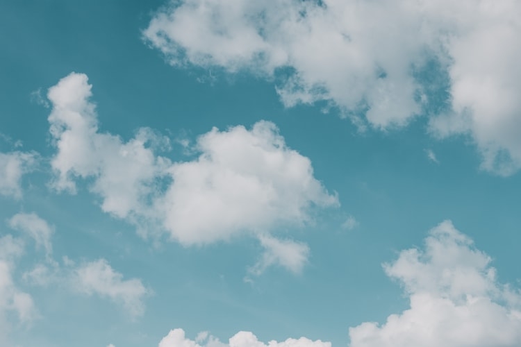 空の下で贅沢な時間を過ごして