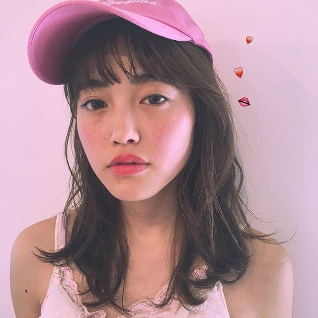 ヘアカラーや紫外線の影響も