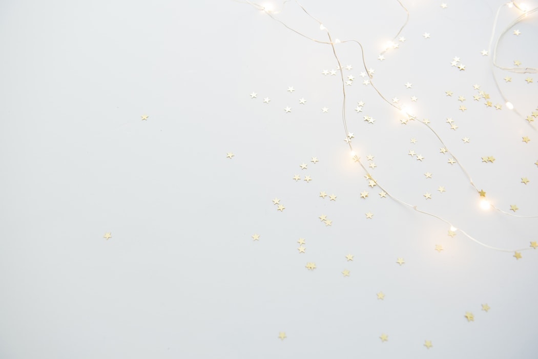 友人が歌っているときに、違うことをする