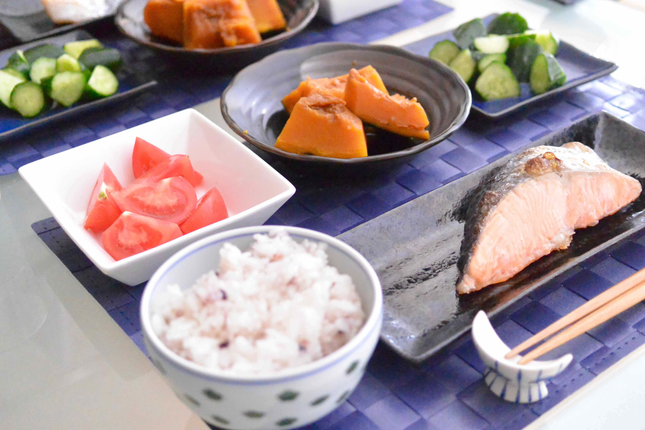 美肌食材:鮭、味噌汁、きのこ